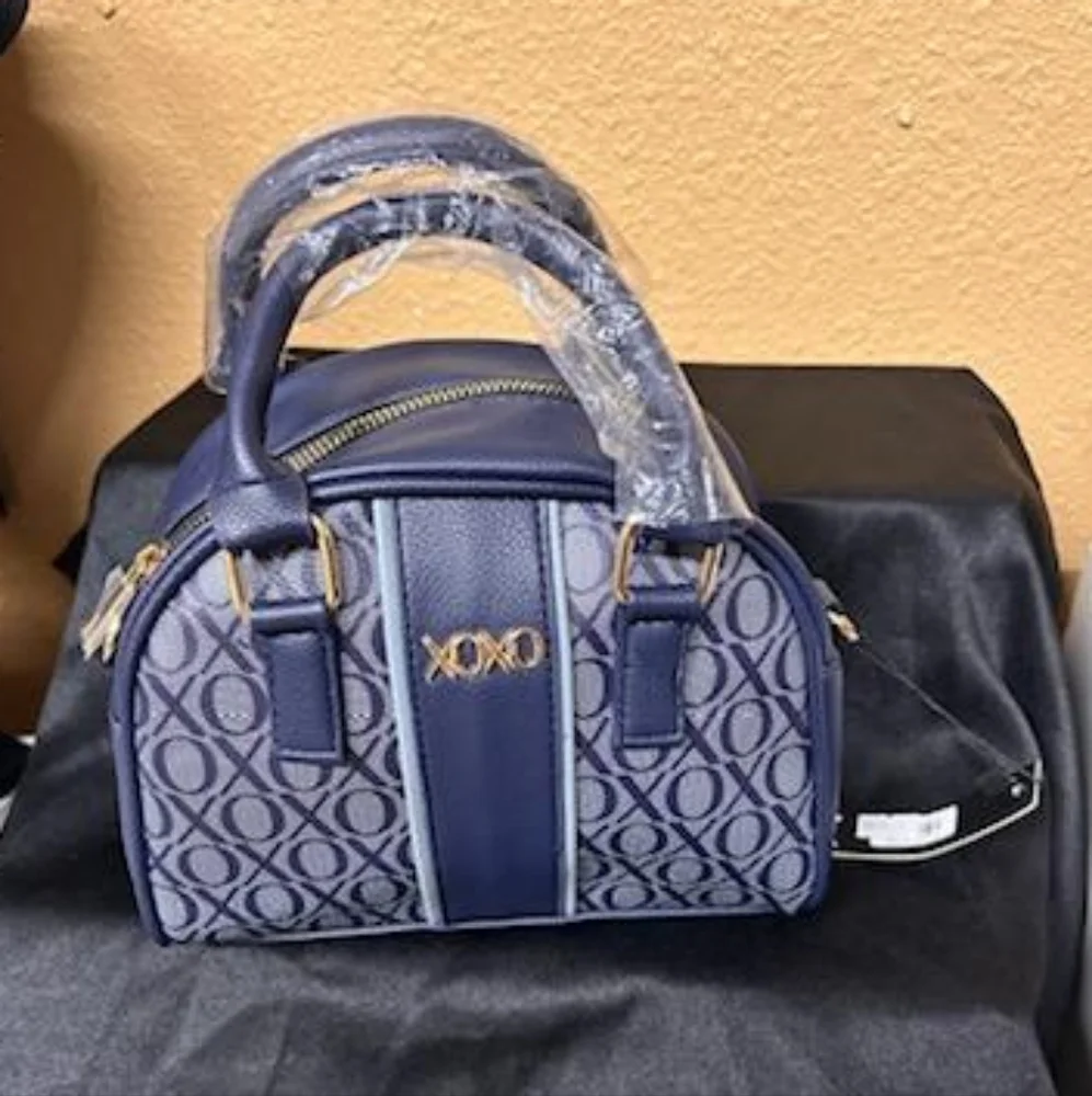 Purse - Picture 2 of 3